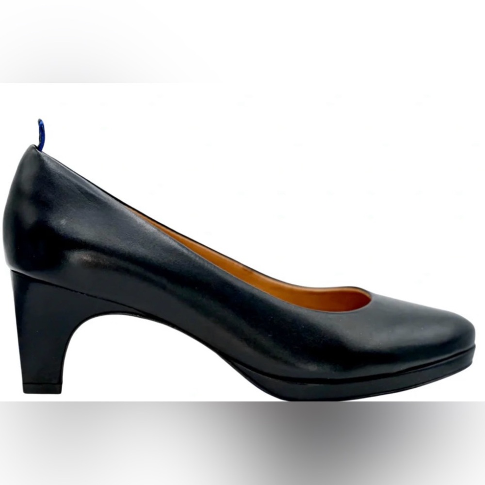 Dr. Liza Farah Black Medium Heel Pumps with ankle strap